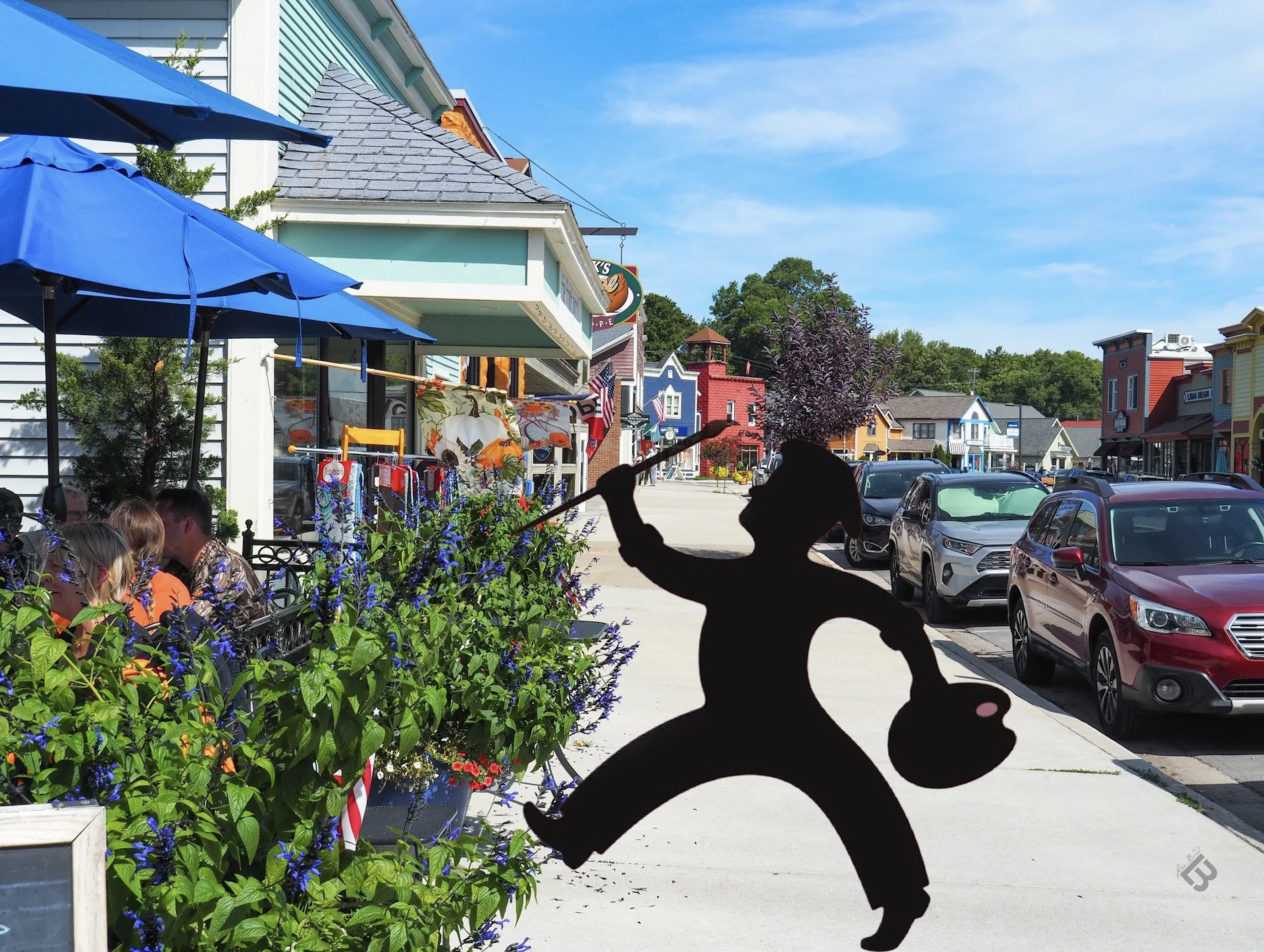 The Roost Consignment participates in Suttons Bay Art and Wine Walk held by the Suttons Bay Chamber of Commerce. 